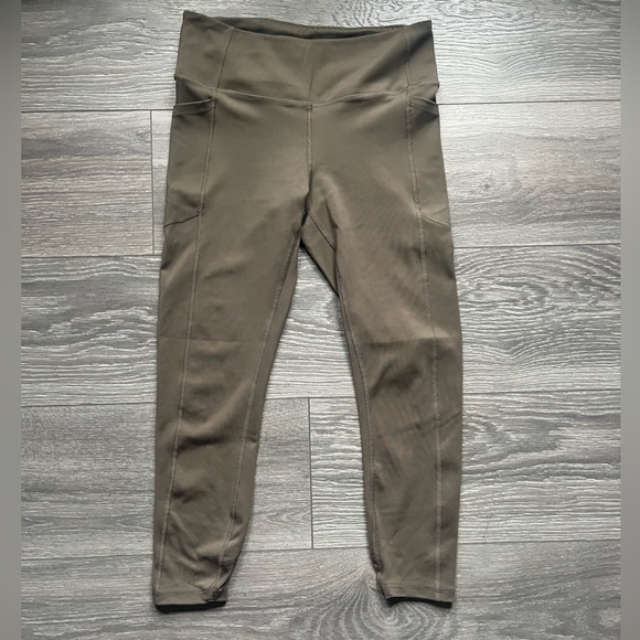 Victoria’s Secret Olive Army Green 7/8 Active Yoga Run Leggings Size M Exercise - Picture 1 of 5